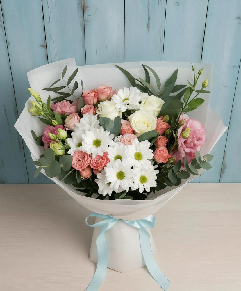Букет цветов из: Розы, Лизиантусы и Хризантемы в Мухене