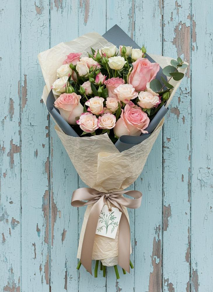 Букет цветов из: Розы в Мухене