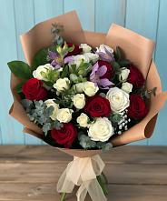 Букет цветов из:  Розы и Альстромерии в Мухене