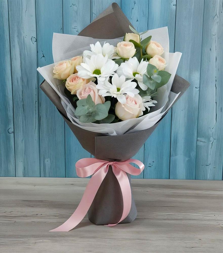 Букет цветов из: Хризантемы и Розы в Мухене