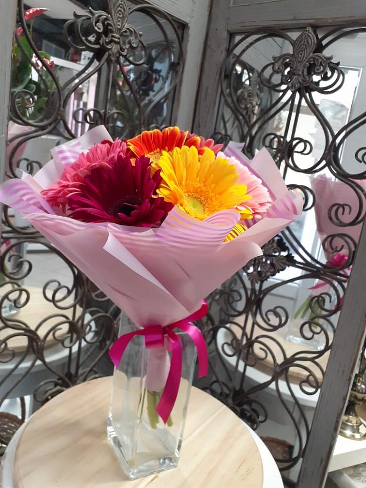 Букет цветов из: Герберы в Мухене