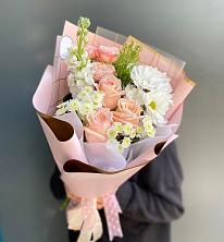 Букет цветов из:  Хризантемы и Розы в Мухене