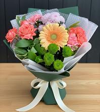 Букет цветов из:  Гвоздики, Розы, Герберы и Хризантемы в Мухене