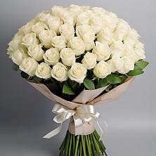 Букет 101 беля роза Белоснежка в Мухене