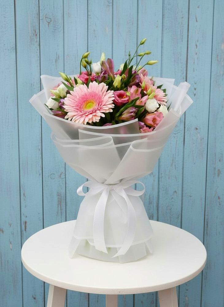 Букет цветов из: Герберы, Альстромерии и Лизиантусы в Мухене