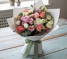 Букет цветов из:  Розы, Лизиантусы и Гвоздики в Мухене