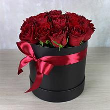 Цветочная композиция из Розы в шляпной коробке в Мухене