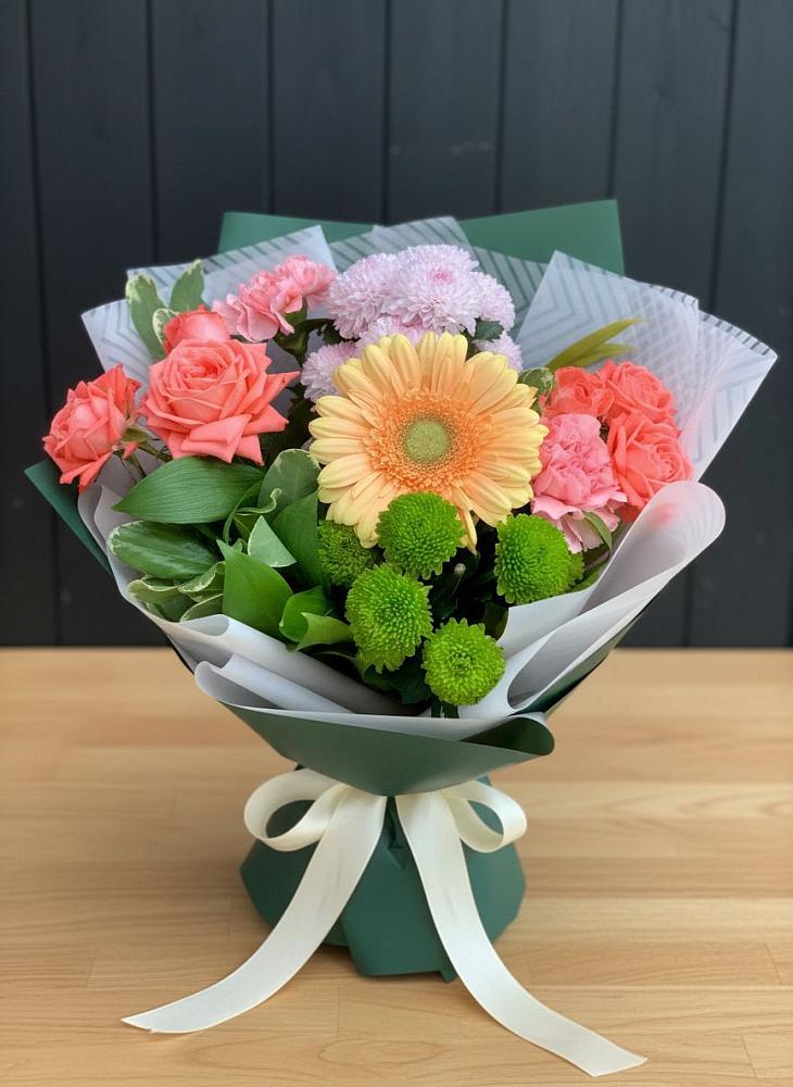 Букет цветов из: Гвоздики, Розы, Герберы и Хризантемы в Мухене